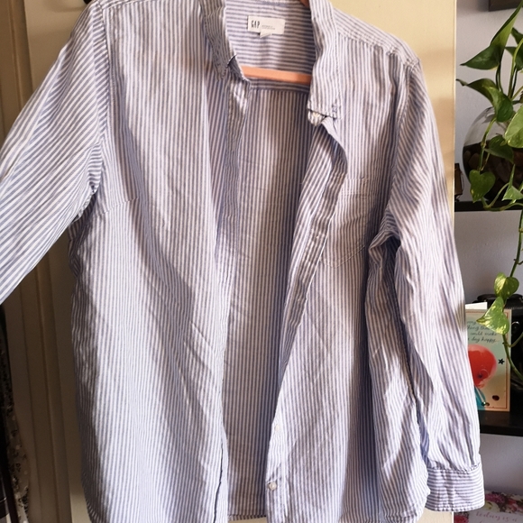 Gap Striped button down shirt - Picture 2 of 4